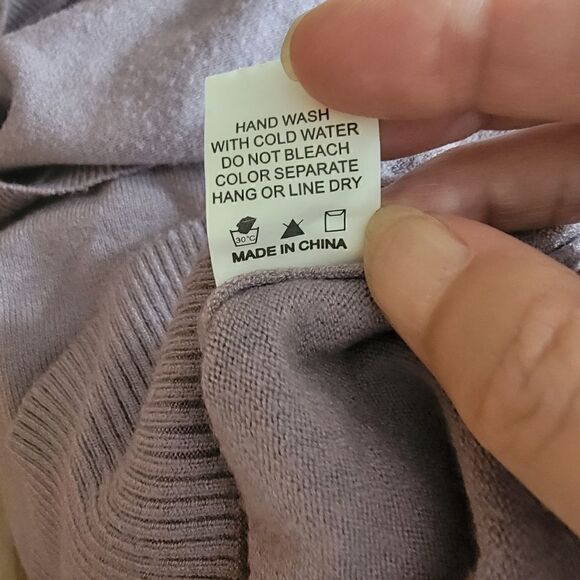 Dreamers Long Sleeved Sweater with Round Neck.  Size M/L. - Picture 9 of 9